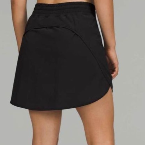 Hotty Hot Skort Lululemon - Size 4 - Picture 3 of 3